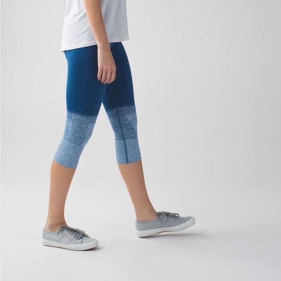 Lululemon Athletica Seemlessly Street Crop Blue and Gray Ombre Leggings Sz 6 - Picture 7 of 9